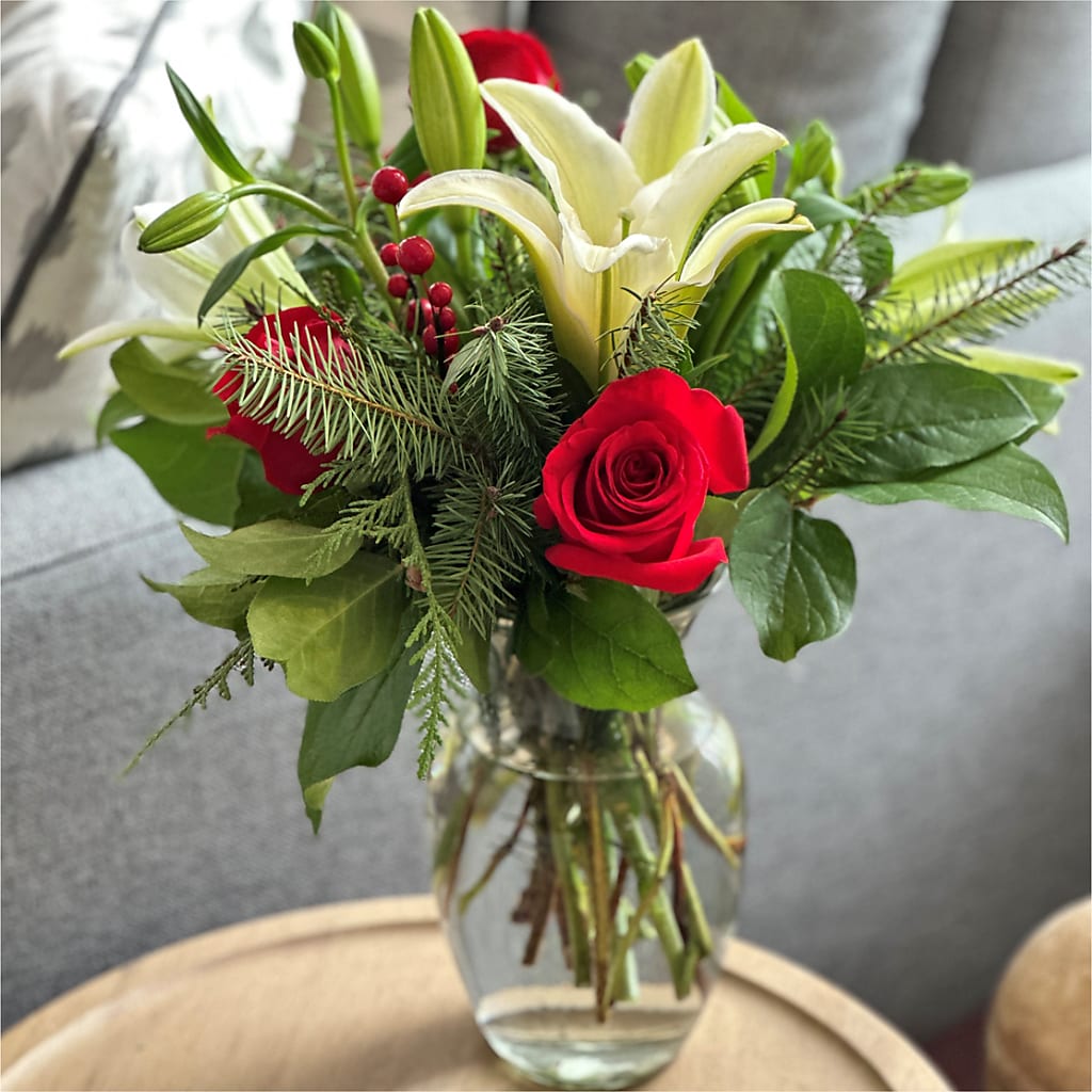 Sparkling Snowflakes Bouquet – SOUTHERN BELLE'S FLORIST, Easley SC