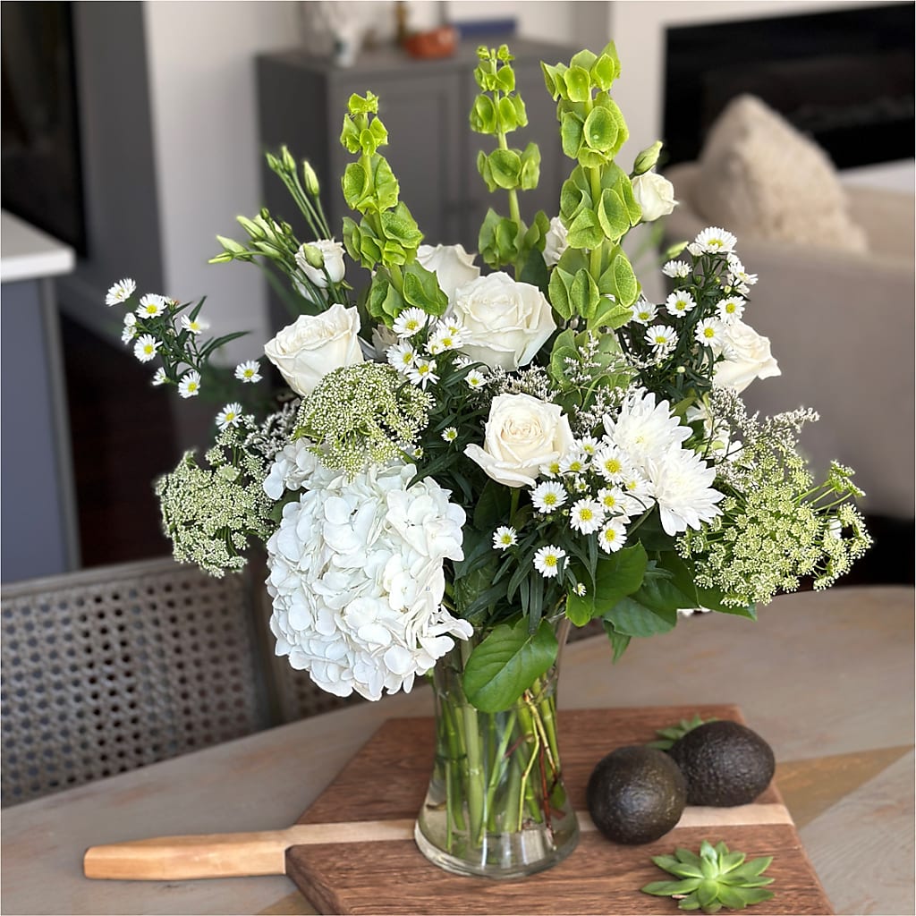 Classic Ivory – A Florist Original – SOUTHERN BELLE'S FLORIST, Easley SC