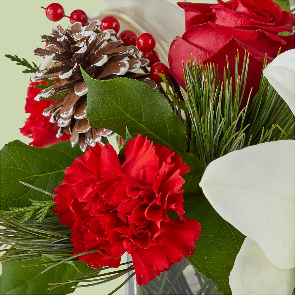 Glistening Icicles Bouquet – SOUTHERN BELLE'S FLORIST, Easley SC